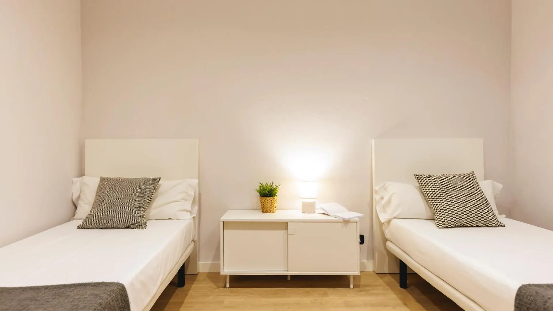 Bravissimo Apartaments Mora 4 Girona