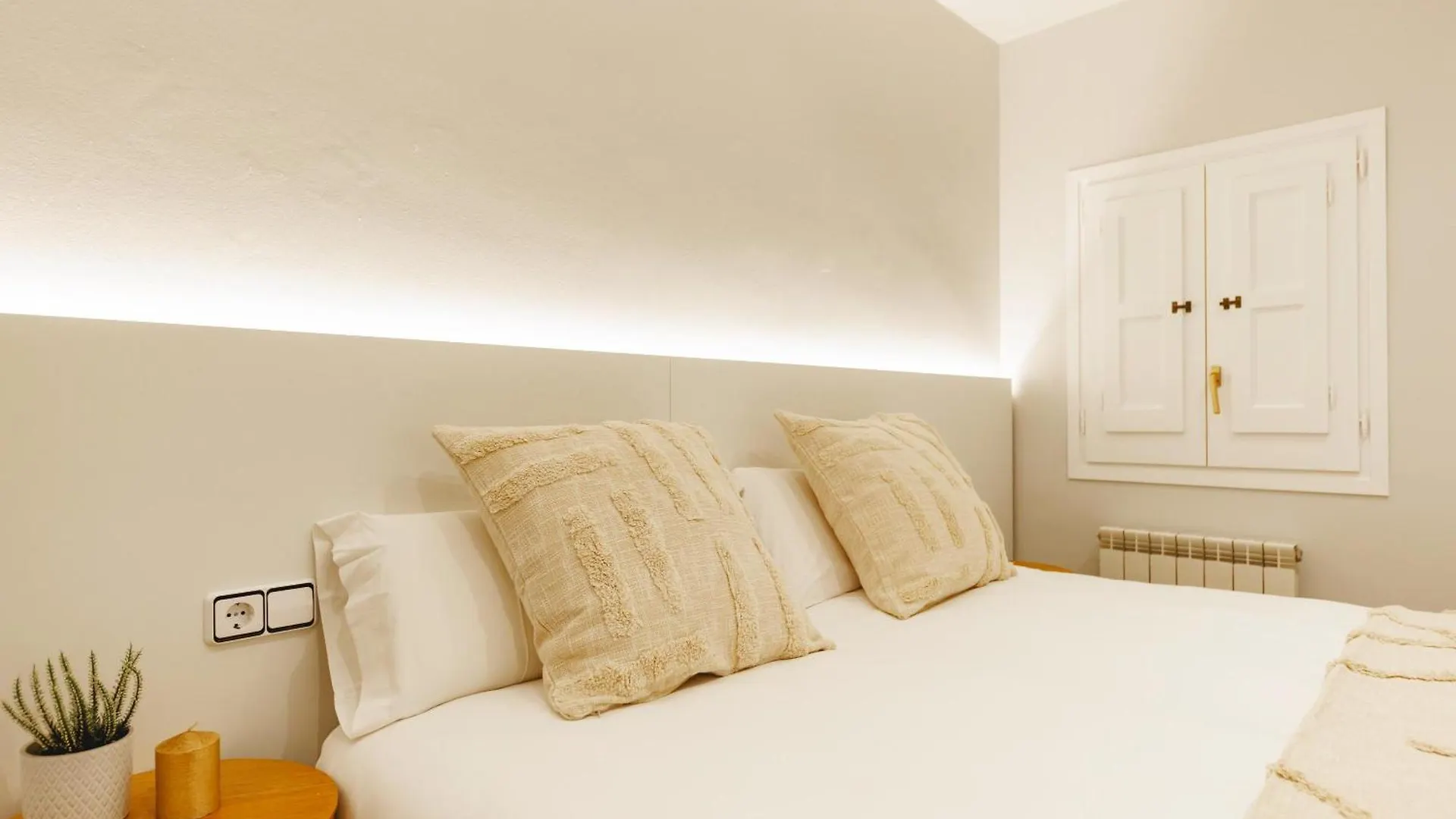 Bravissimo Apartaments Mora 4 Girona 0*,  Spagna