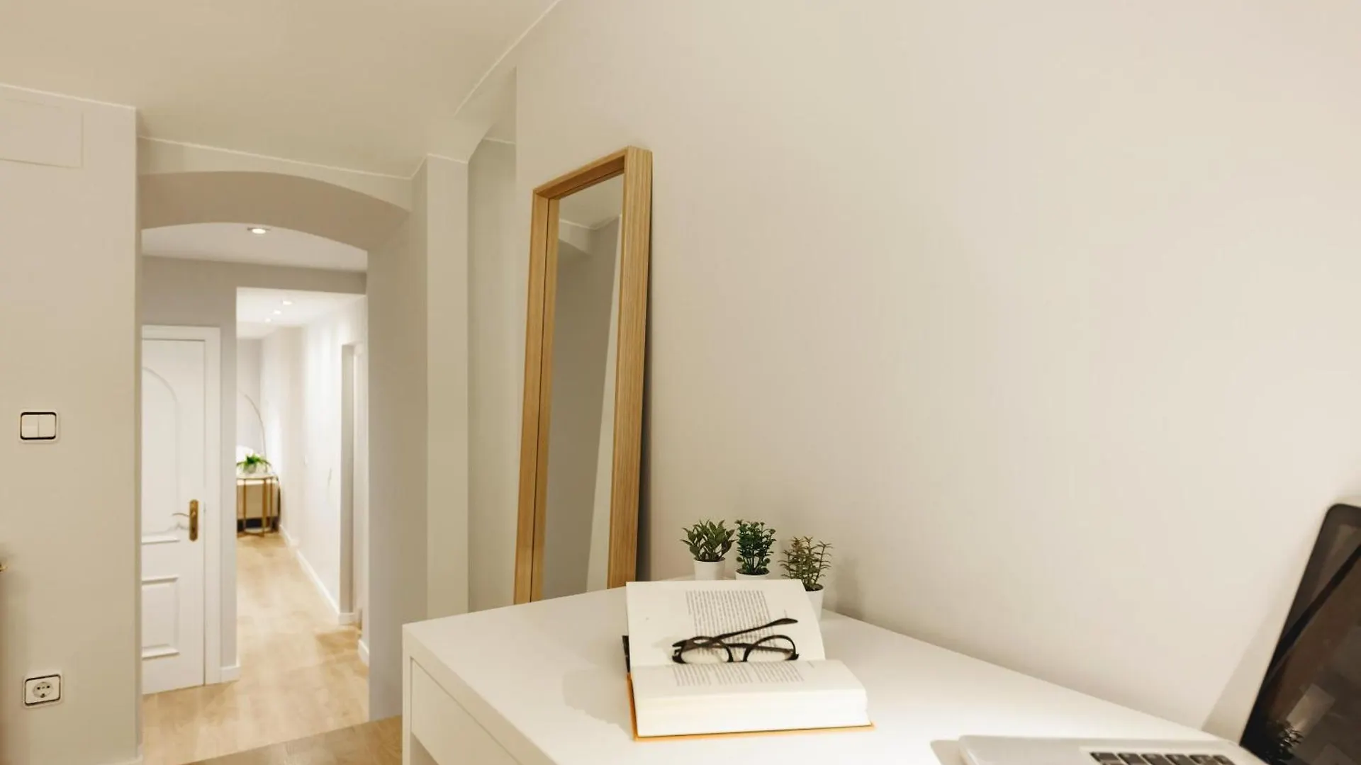 Bravissimo Apartaments Mora 4 Gérone